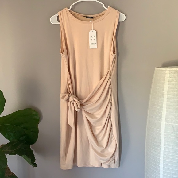 Dresses & Skirts - NWT Women’s Front Wrap Dress